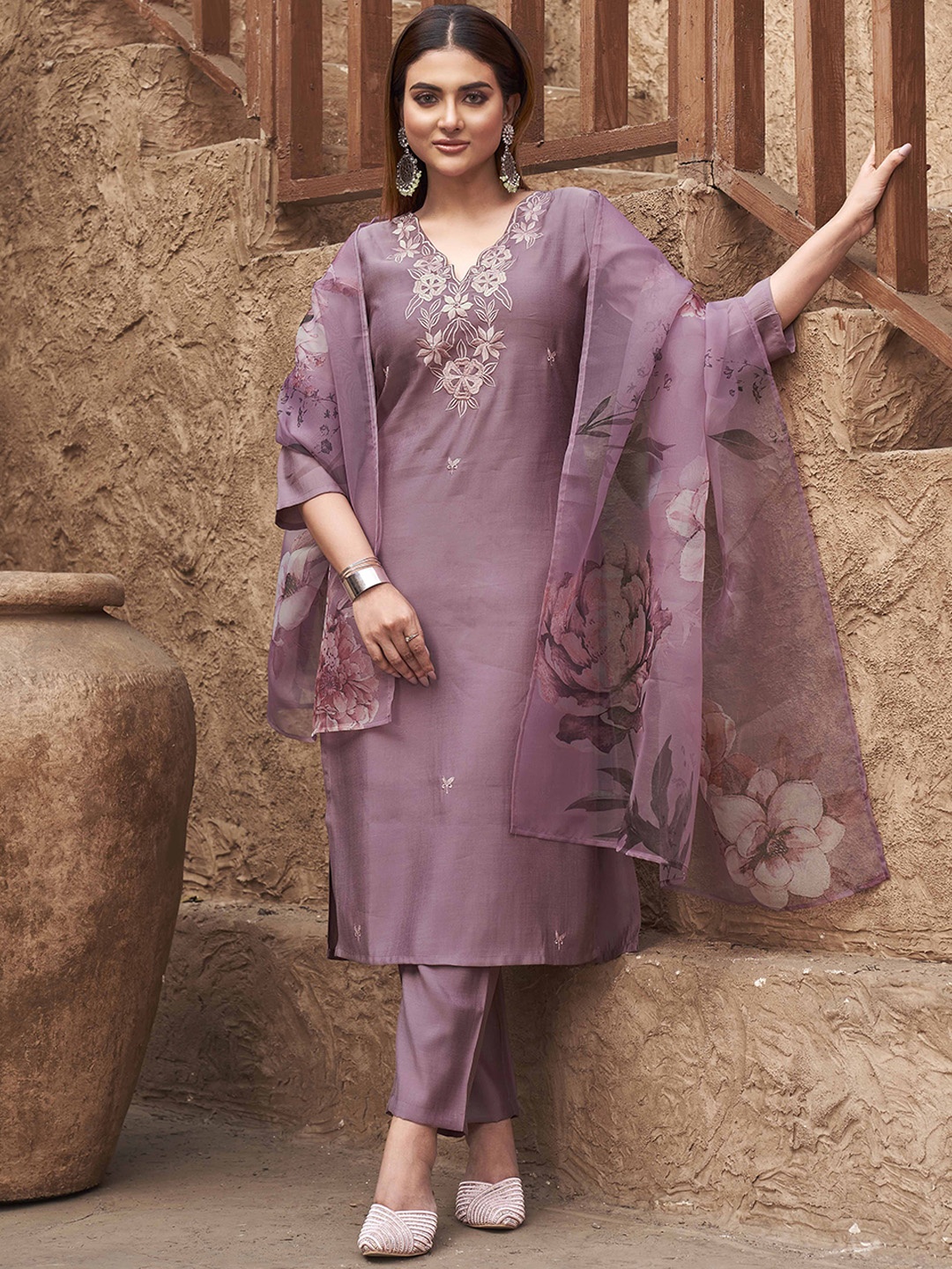 

Tikhi Imli Mauve Floral Embroidered Thread Work Straight Kurta With Trousers & Dupatta