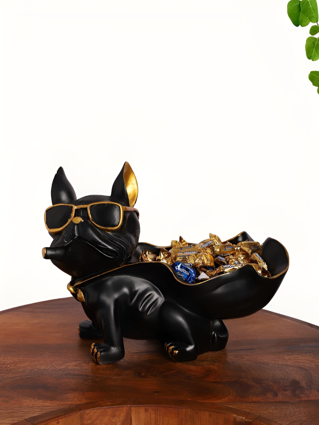 

INTERNATIONAL GIFT Animal Showpiece Gold-Toned Bulldog Birds & Animals Figurine Showpiece