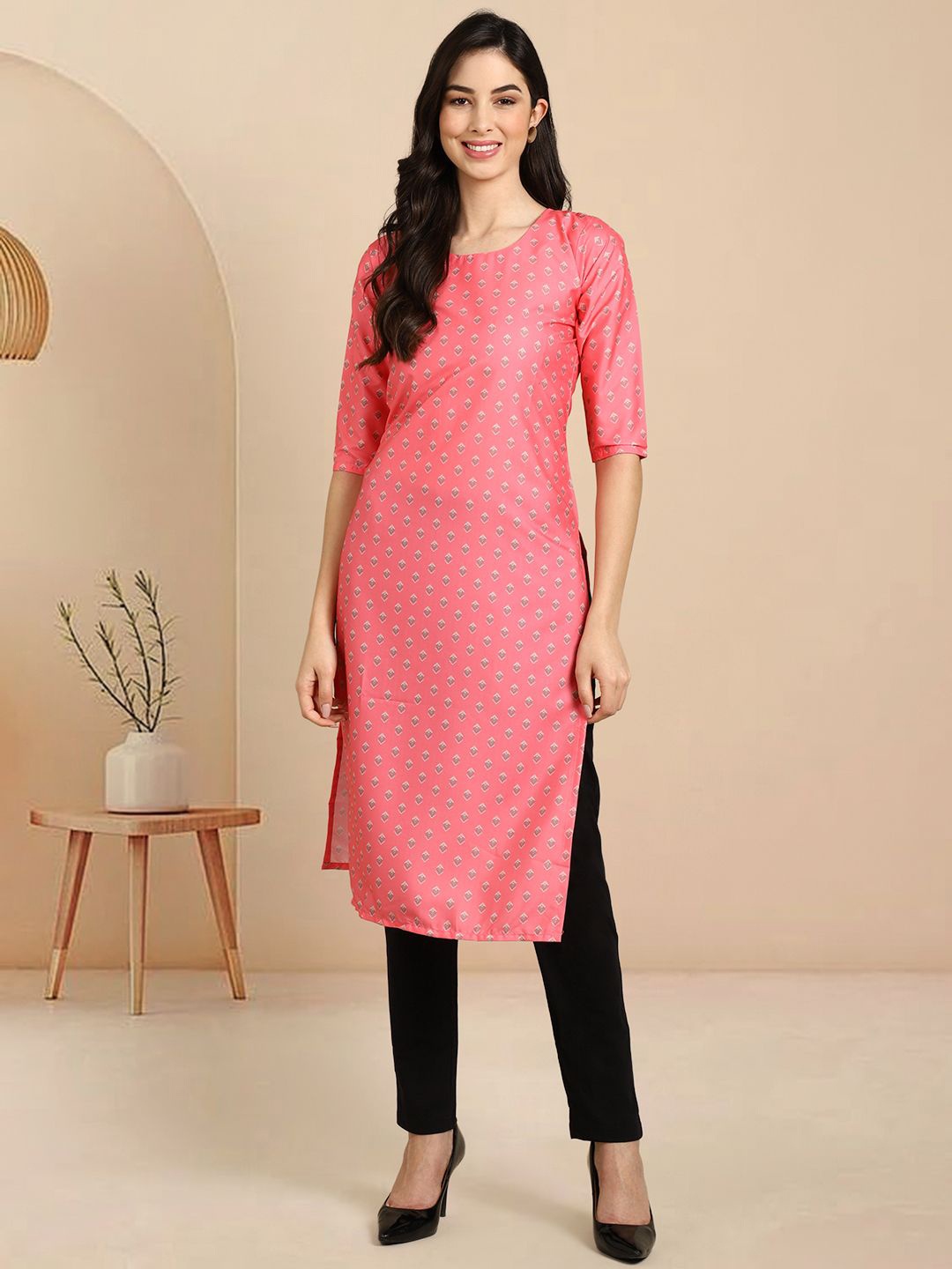 

Moda Rapido Ethnic Motifs Printed Round Neck Straight Kurta, Pink