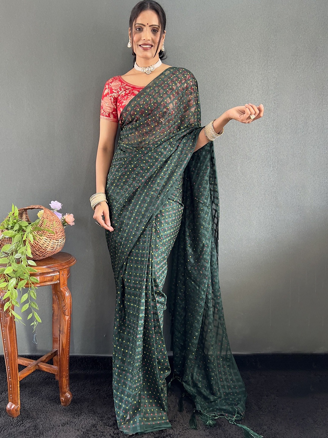 

LADY SHOPI Pure Chiffon Saree, Green