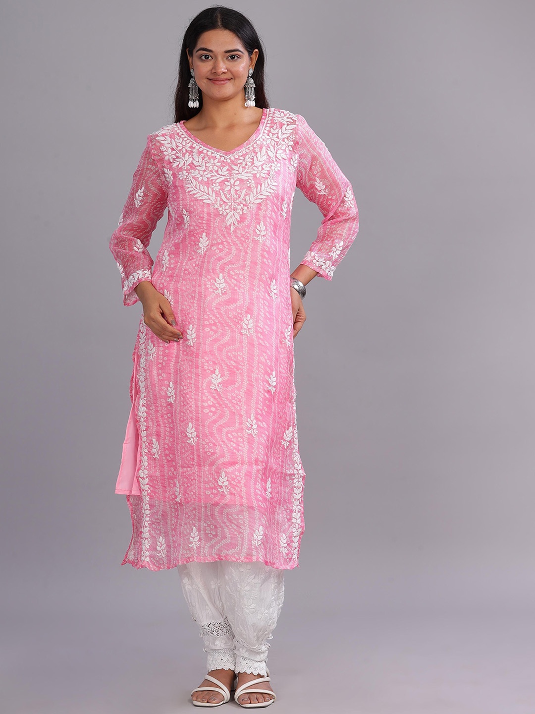 

Club Loom Women Floral Printed Chikankari Floral Kurta, Pink