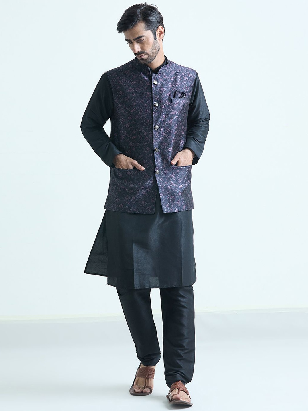 

Aryavir Malhotra Men Regular Kurta with Churidar, Purple
