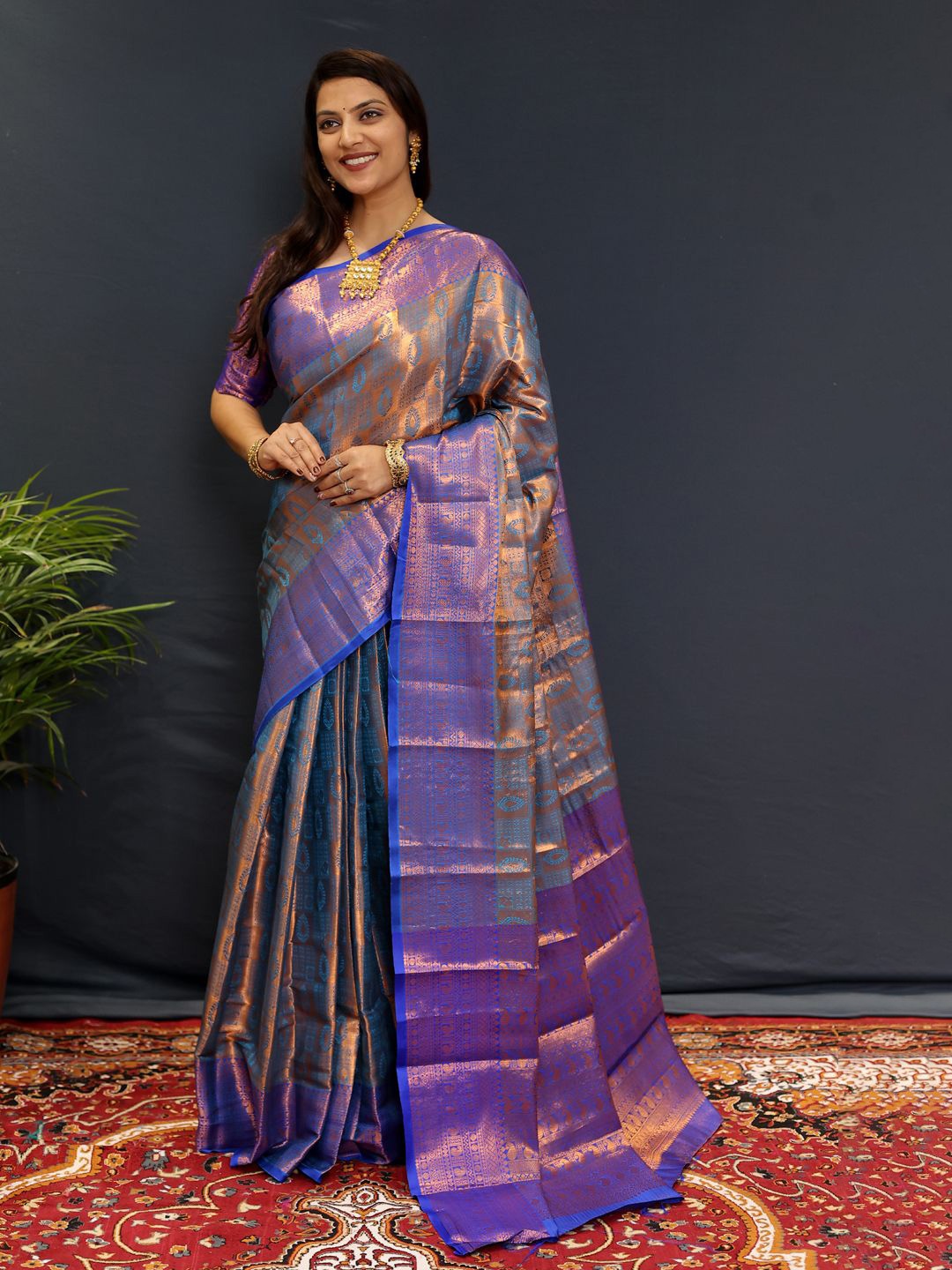 

VILLAGIUS Woven Design Zari Kanjeevaram Saree, Turquoise blue