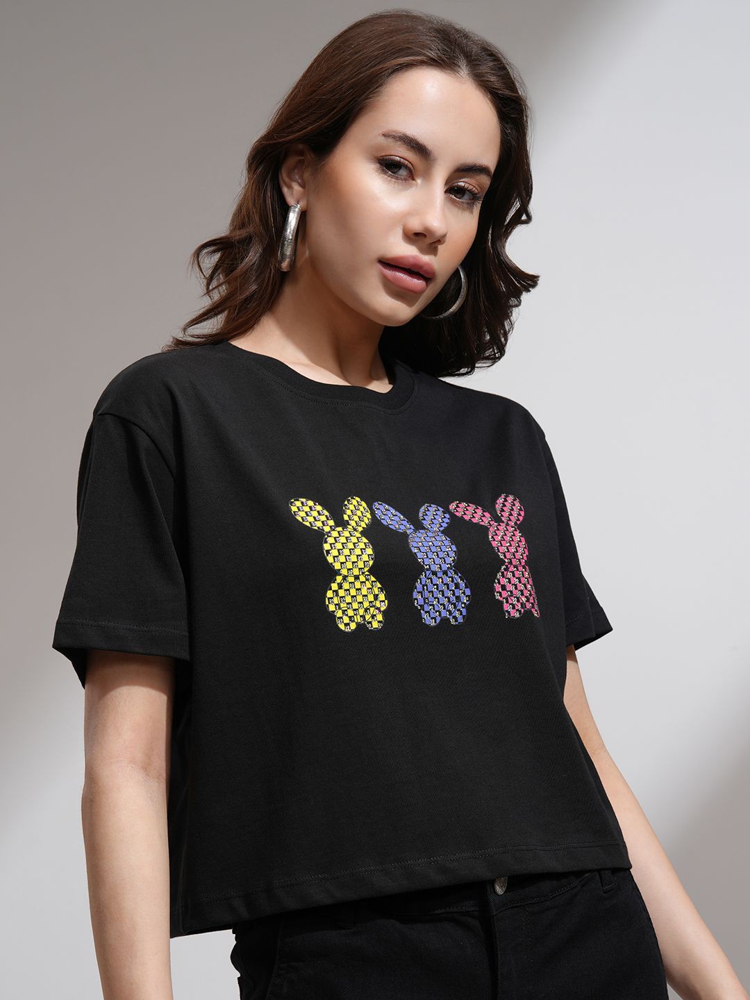 

Tokyo Talkies Women Relaxed Crop Fit Graphic Tshirt, Black