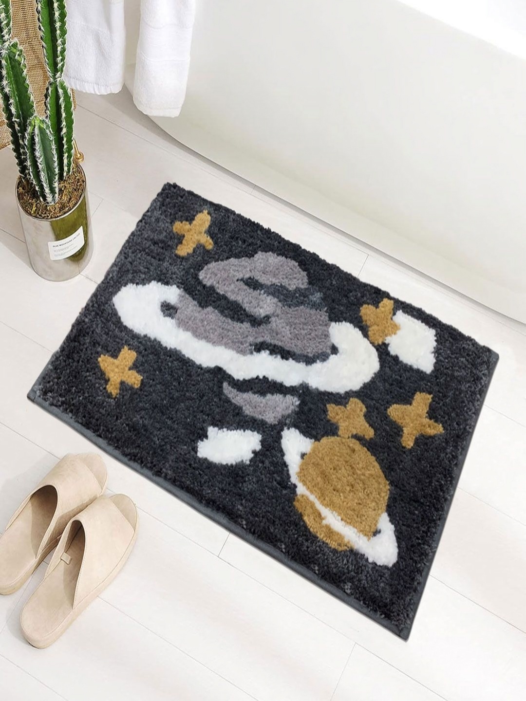 

LUXEHOME INTERNATIONAL Macau Grey & White Planet Printed Super Soft Microfibre Bath Rug