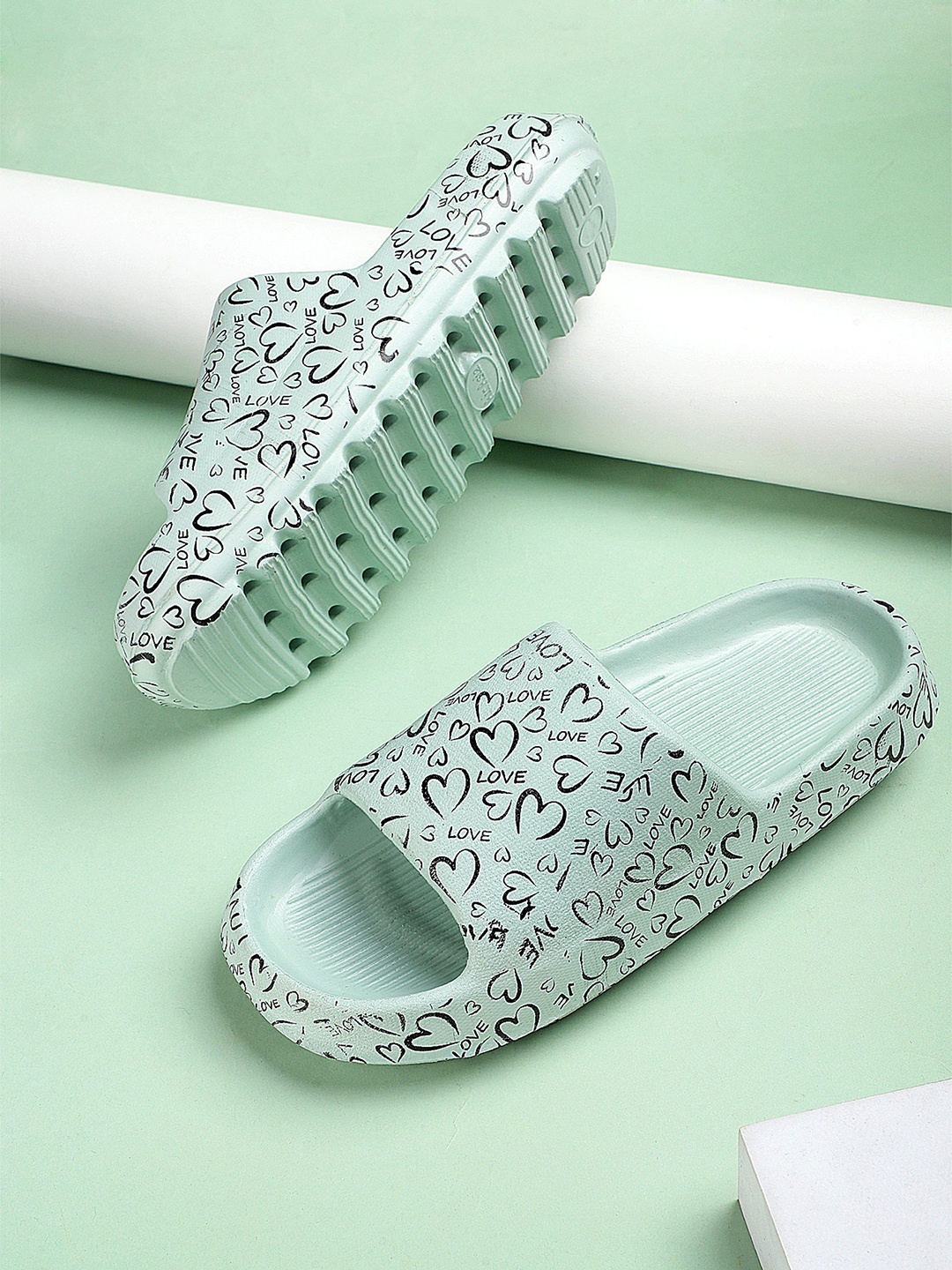 

KAPYANSH Women Printed Rubber Sliders, Green
