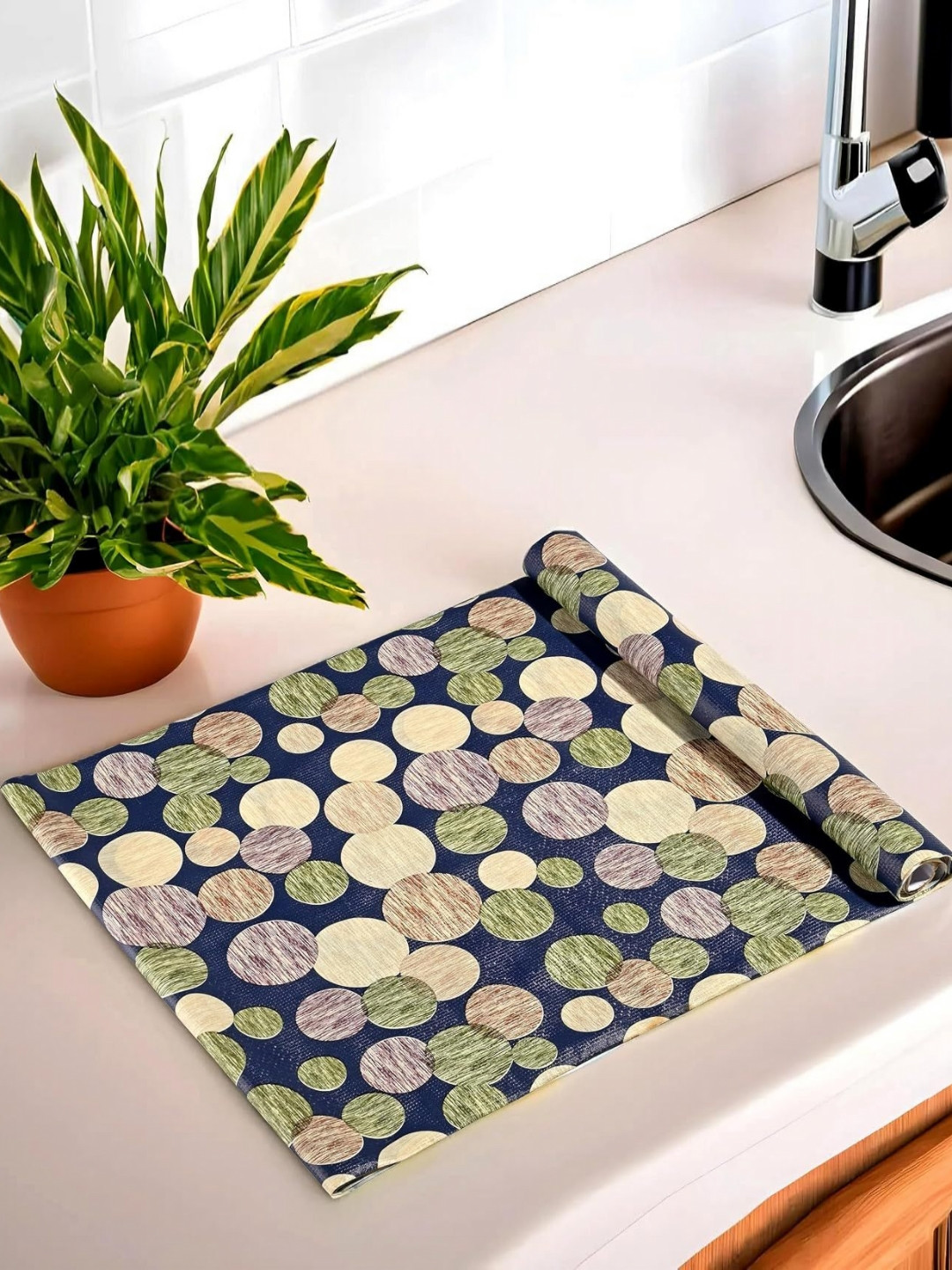 

REVEXO Navy Blue & Green Circular Printed Reusable Kitchen Shelf Liner