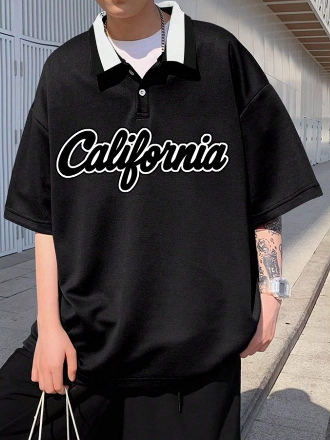 

AVEJO Men Typography Printed Polo Collar Pure Cotton Applique T-shirt, Black