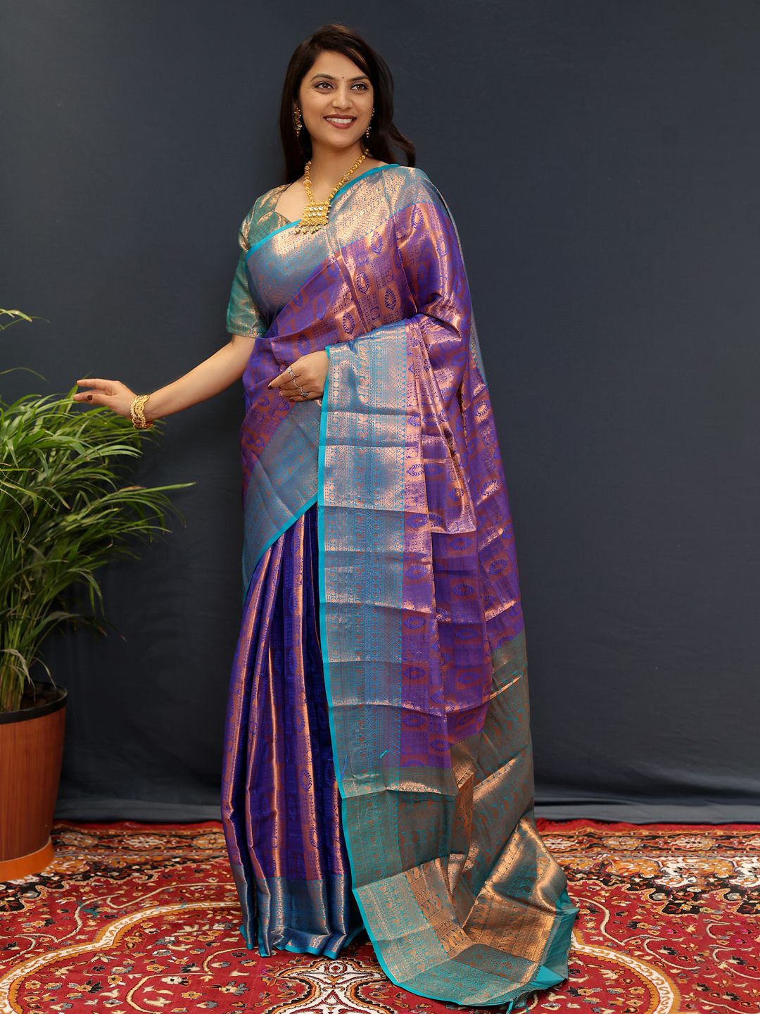 

VILLAGIUS Woven Design Zari Kanjeevaram Saree, Blue