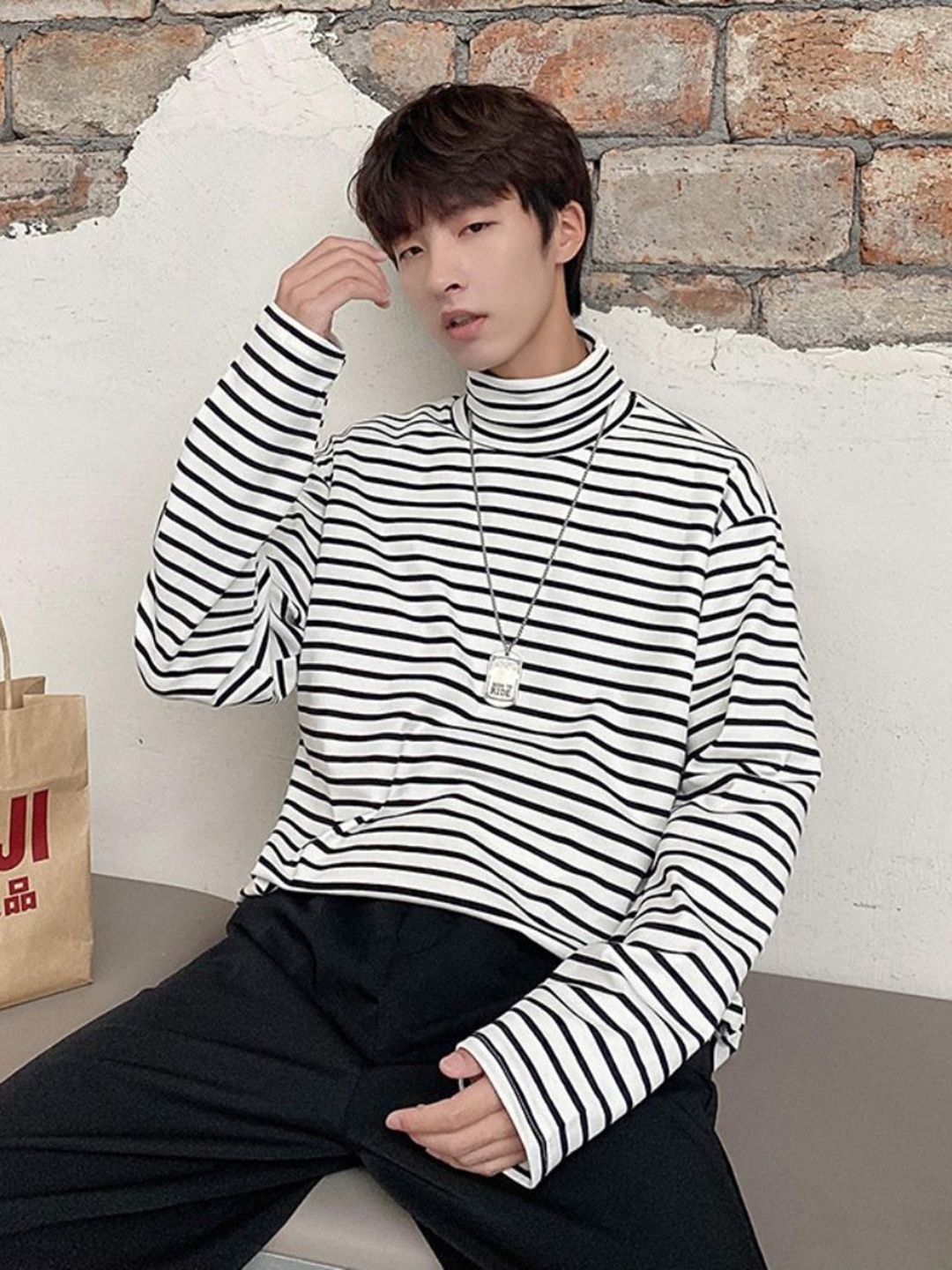 

StyleCast Men Striped Turtle Neck Silk Oversized T-shirt, White