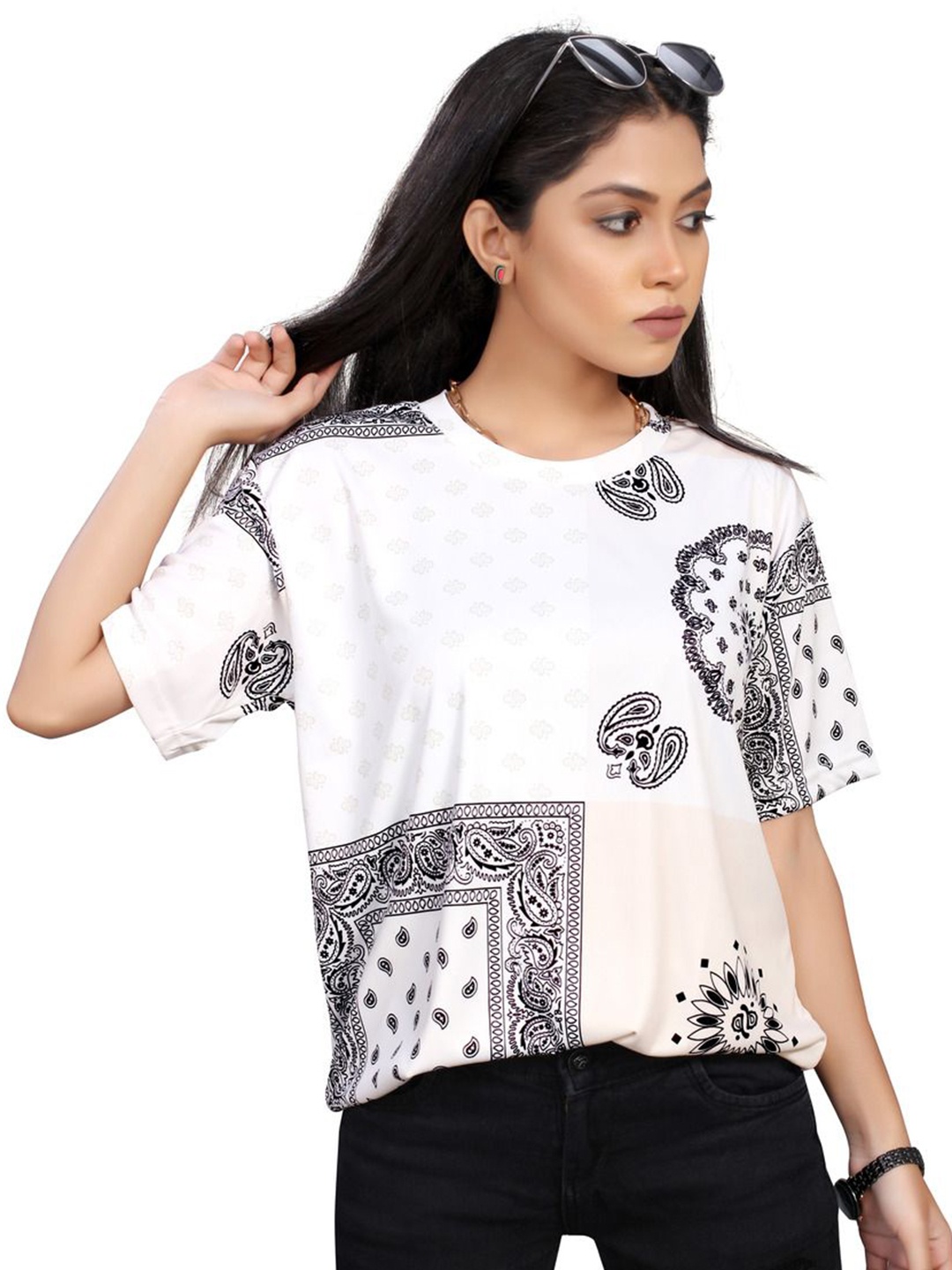 

shriez Women Printed T-shirt, White