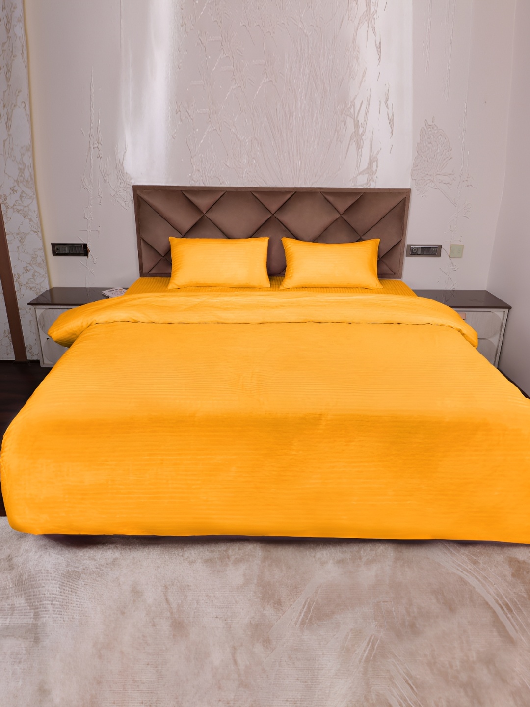 

AJISH Yellow Striped Pure Cotton 310 TC King Size Duvet Cover With 2 PIllow Covers