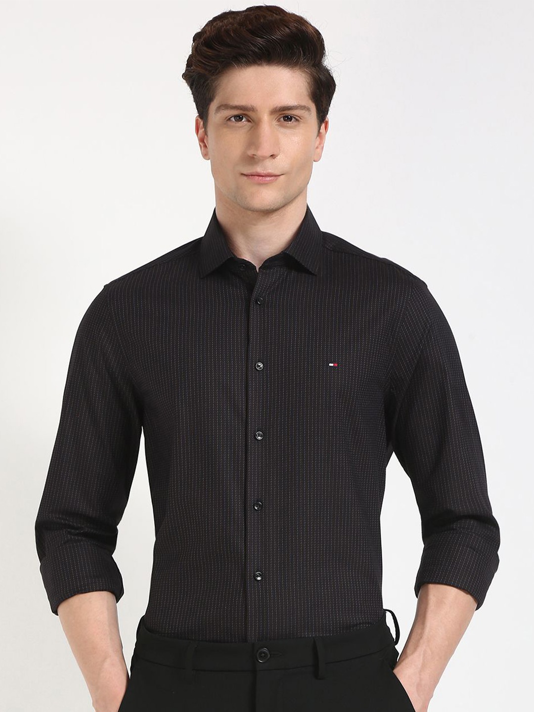 

Tommy Hilfiger Men Slim Fit Opaque Casual Shirt, Black