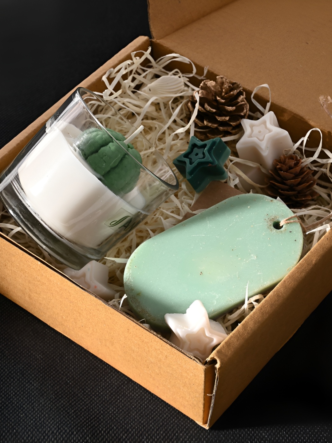 

ANWYN Green & White 1 pieces Jar Candle