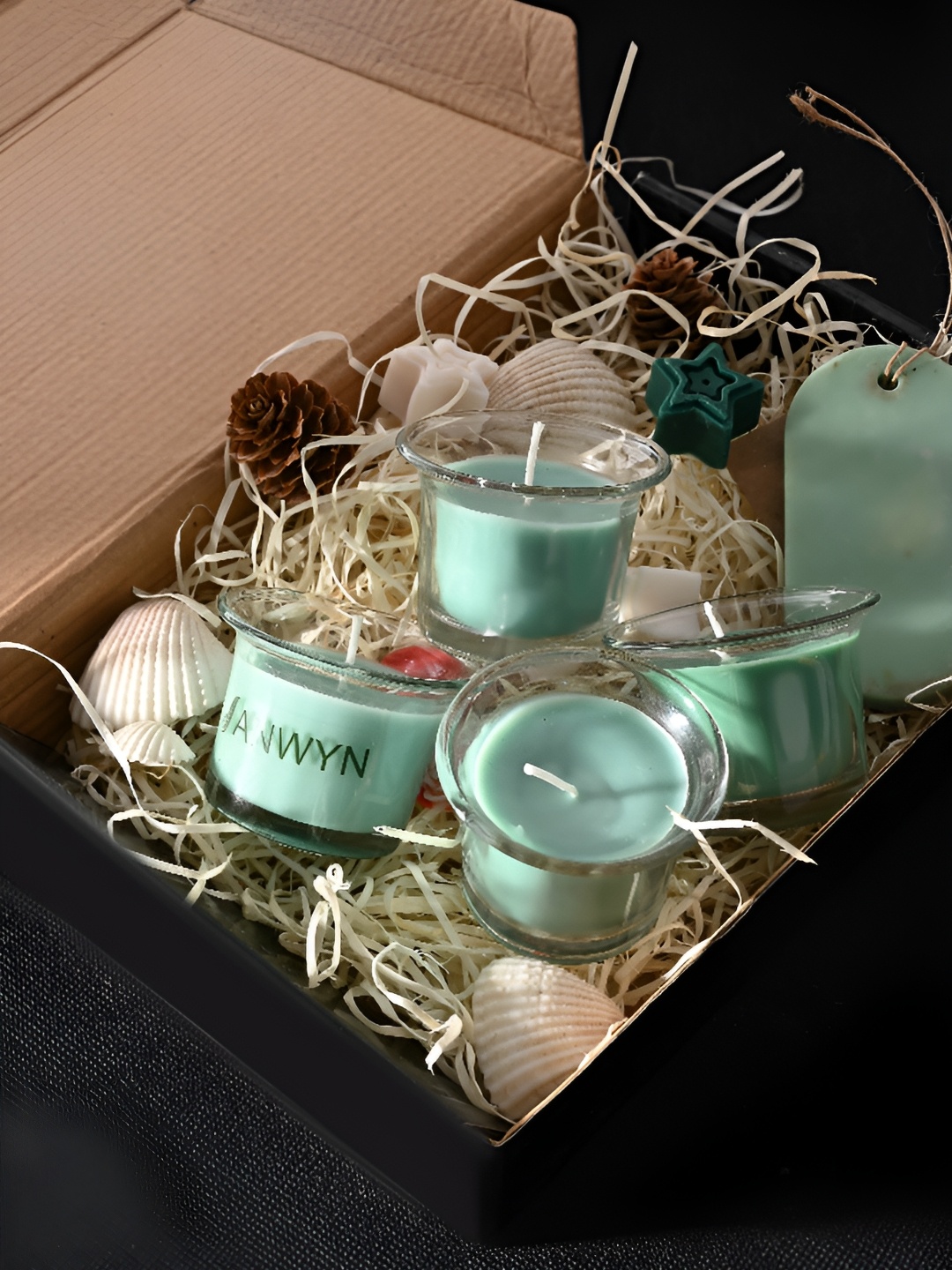 

ANWYN Green 4 pieces Jar Candle