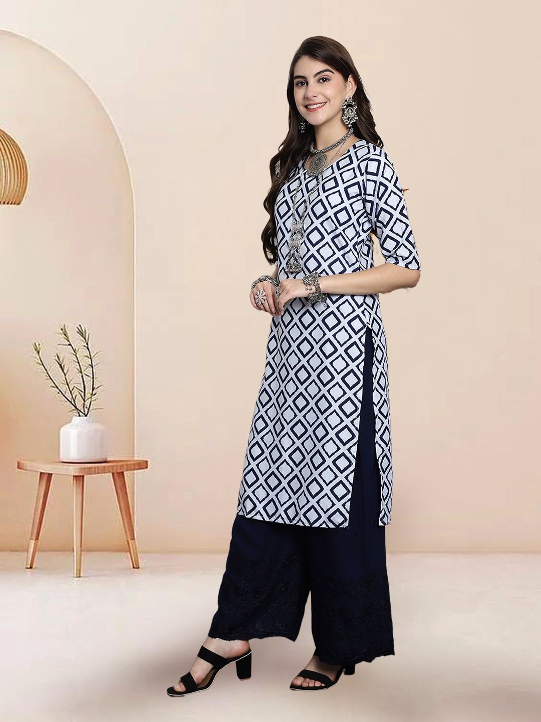 

7Threads Selection of 3 Geometric Printed Round Neck Straight Kurtas, Black