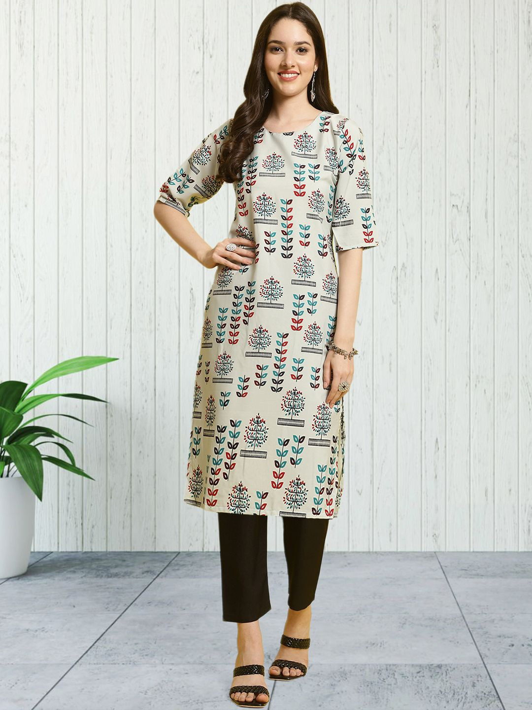 

7Threads Floral Printed Round Neck Straight Kurta With Trouser, Off white