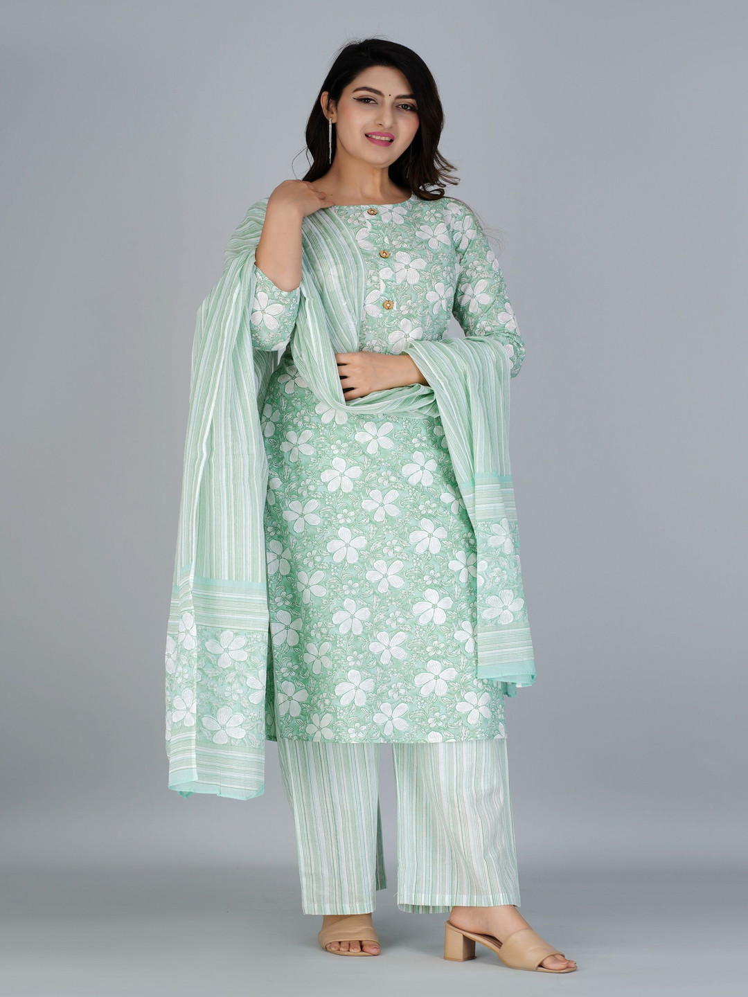 

CTMTEX Women Floral Printed Regular Pure Cotton Kurta with Trousers & With Dupatta, Green