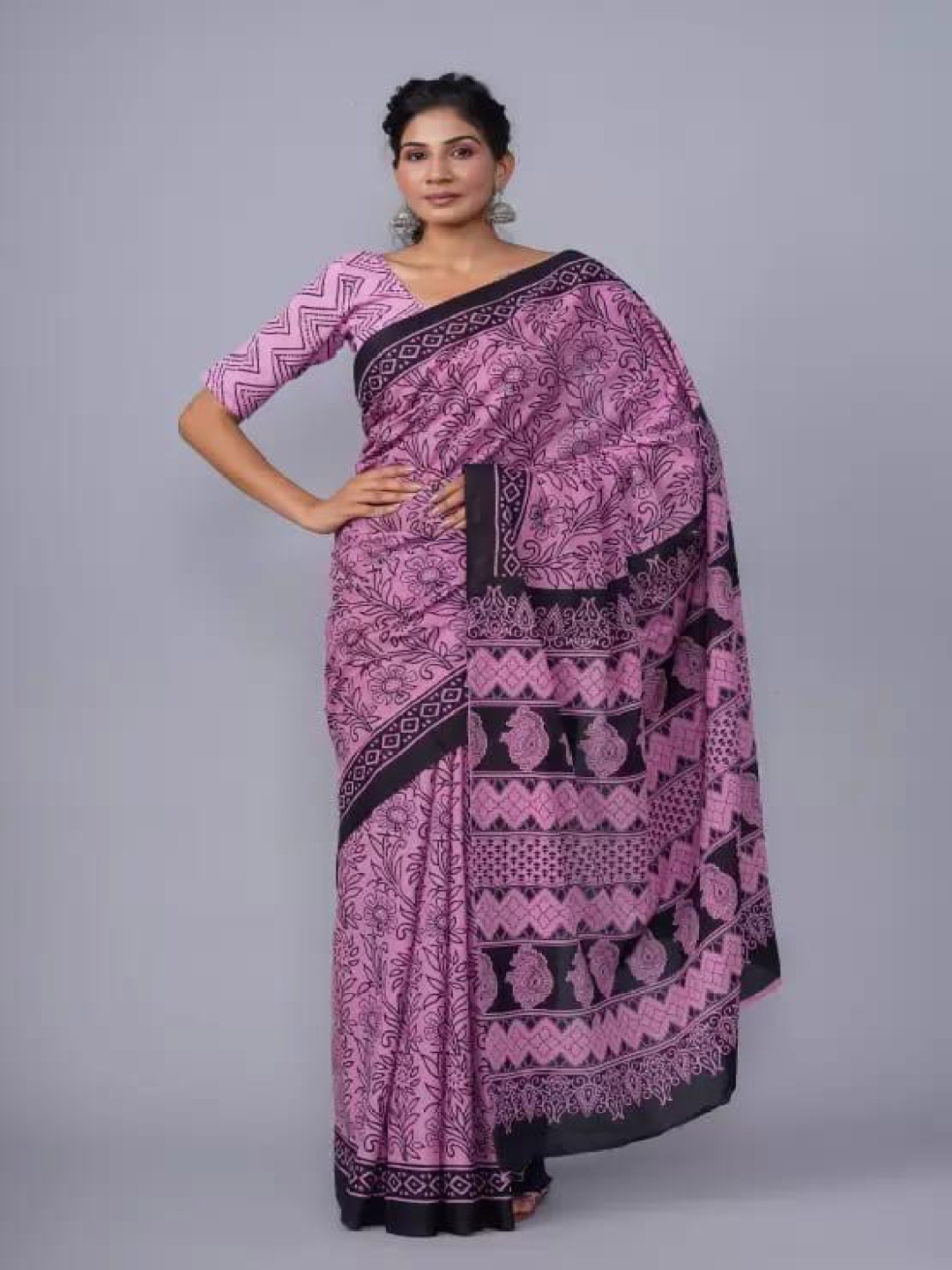 

TROPWEAR Ethnic Motifs Linen Blend Block Print Saree, Purple