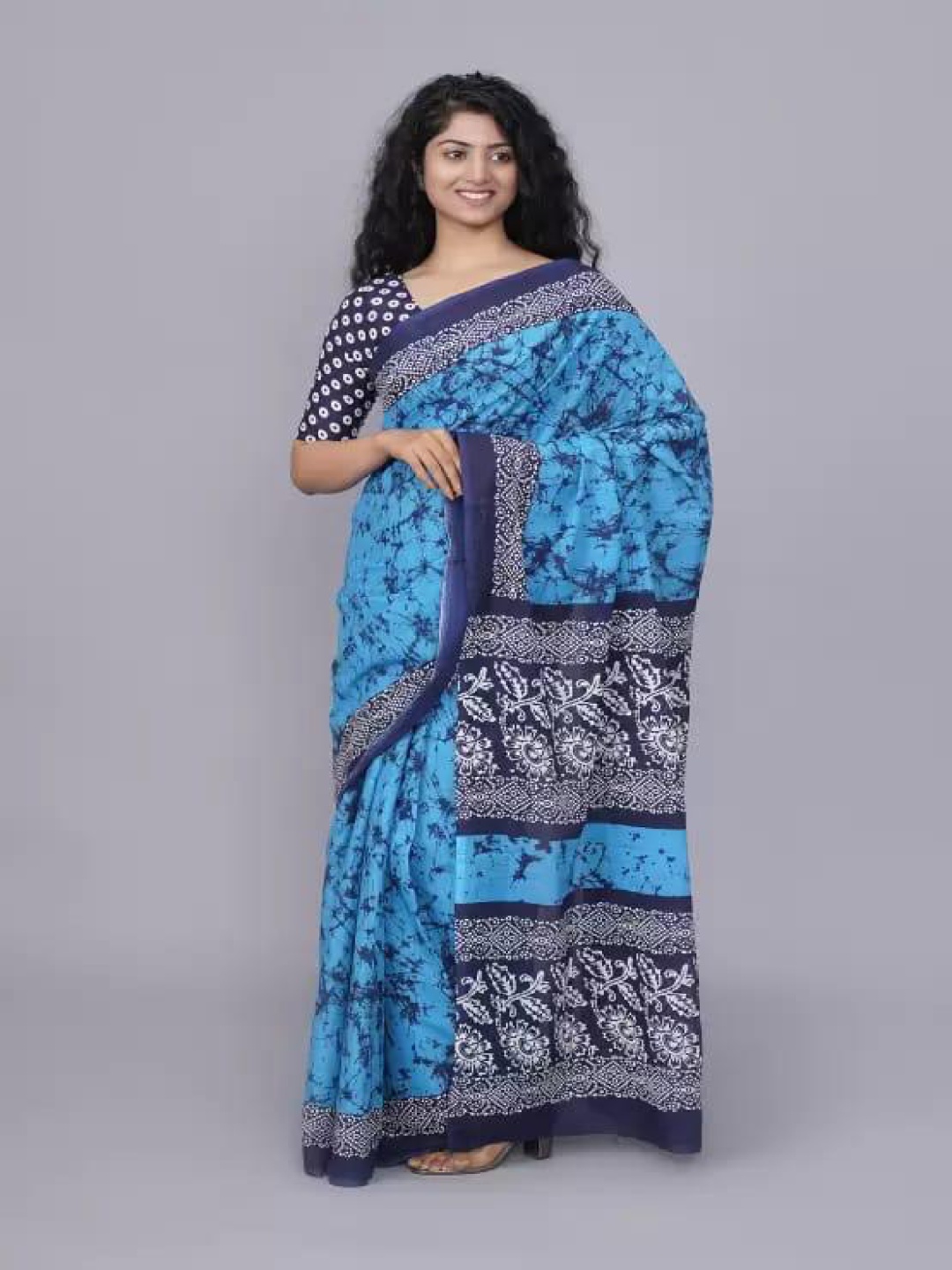 

TROPWEAR Tie and Dye Linen Blend Block Print Saree, Blue