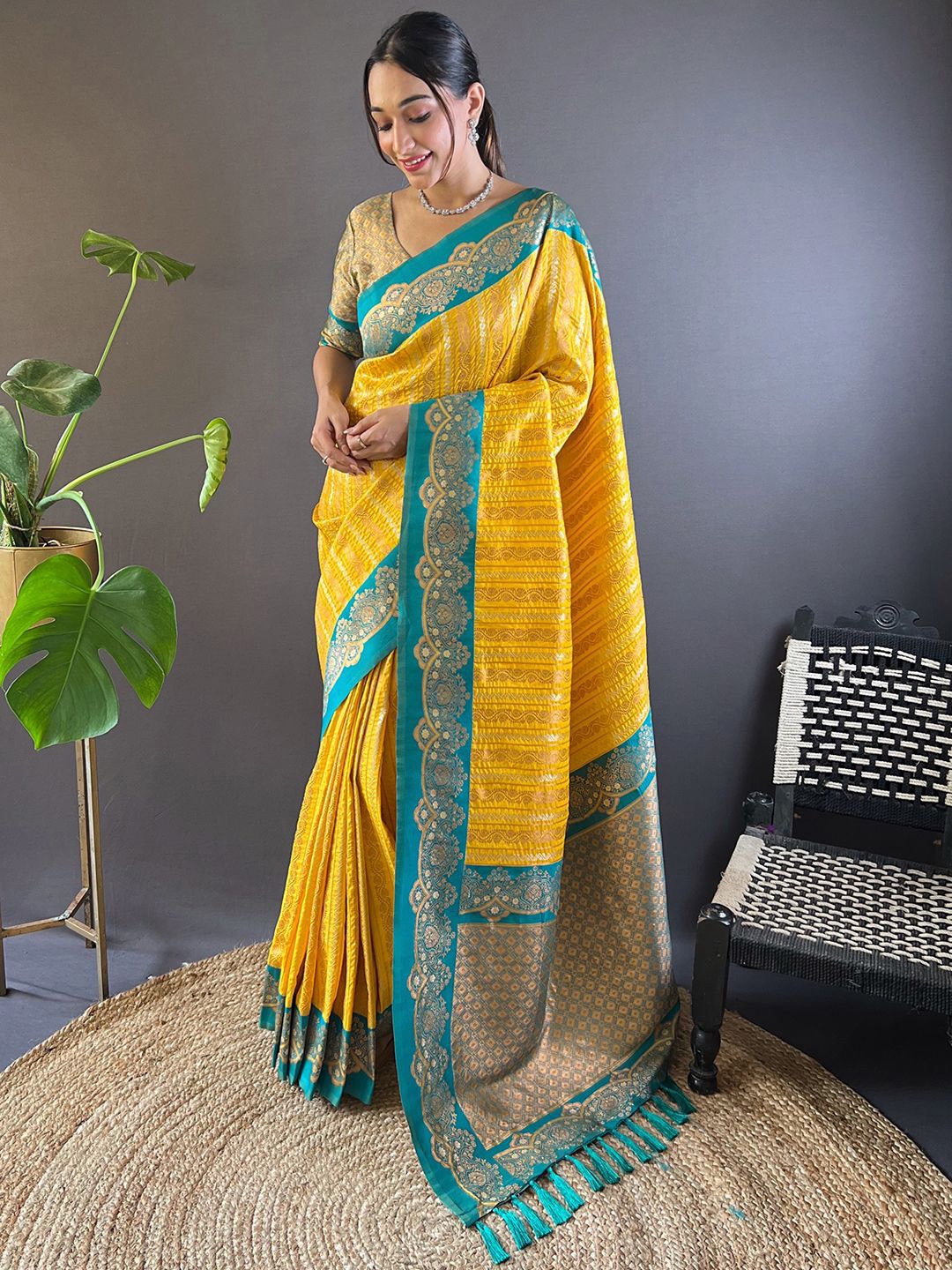 

Panzora Woven Design Zari Silk Blend Designer Banarasi Saree, Yellow