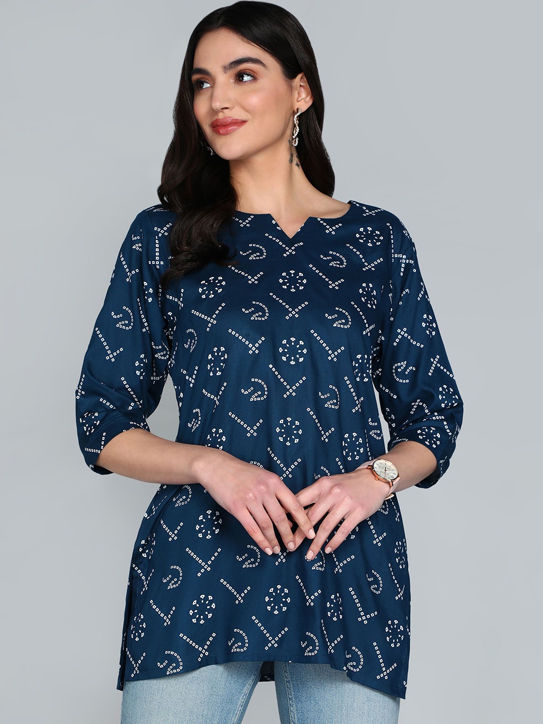 

Tviksha Fashion Bandhani Printed Kurti, Blue