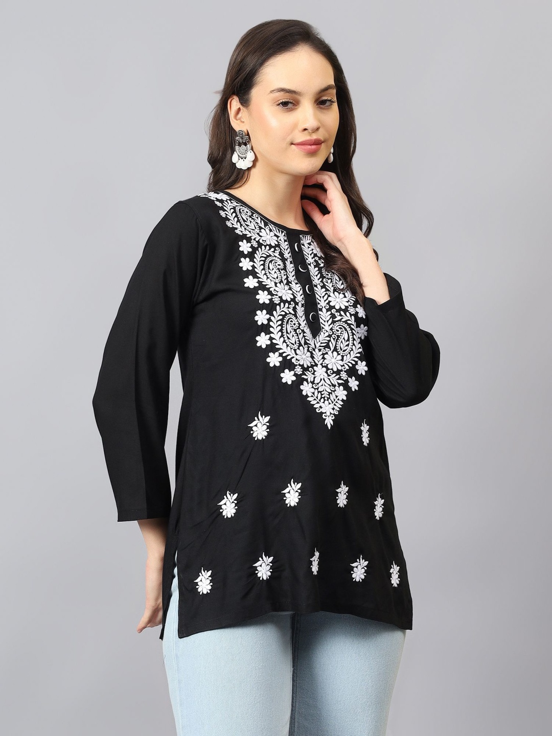 

NAZAQAT ETHNIC INDIA Paisley Embroidered Chikankari Round Neck Straight Short Kurti, Black