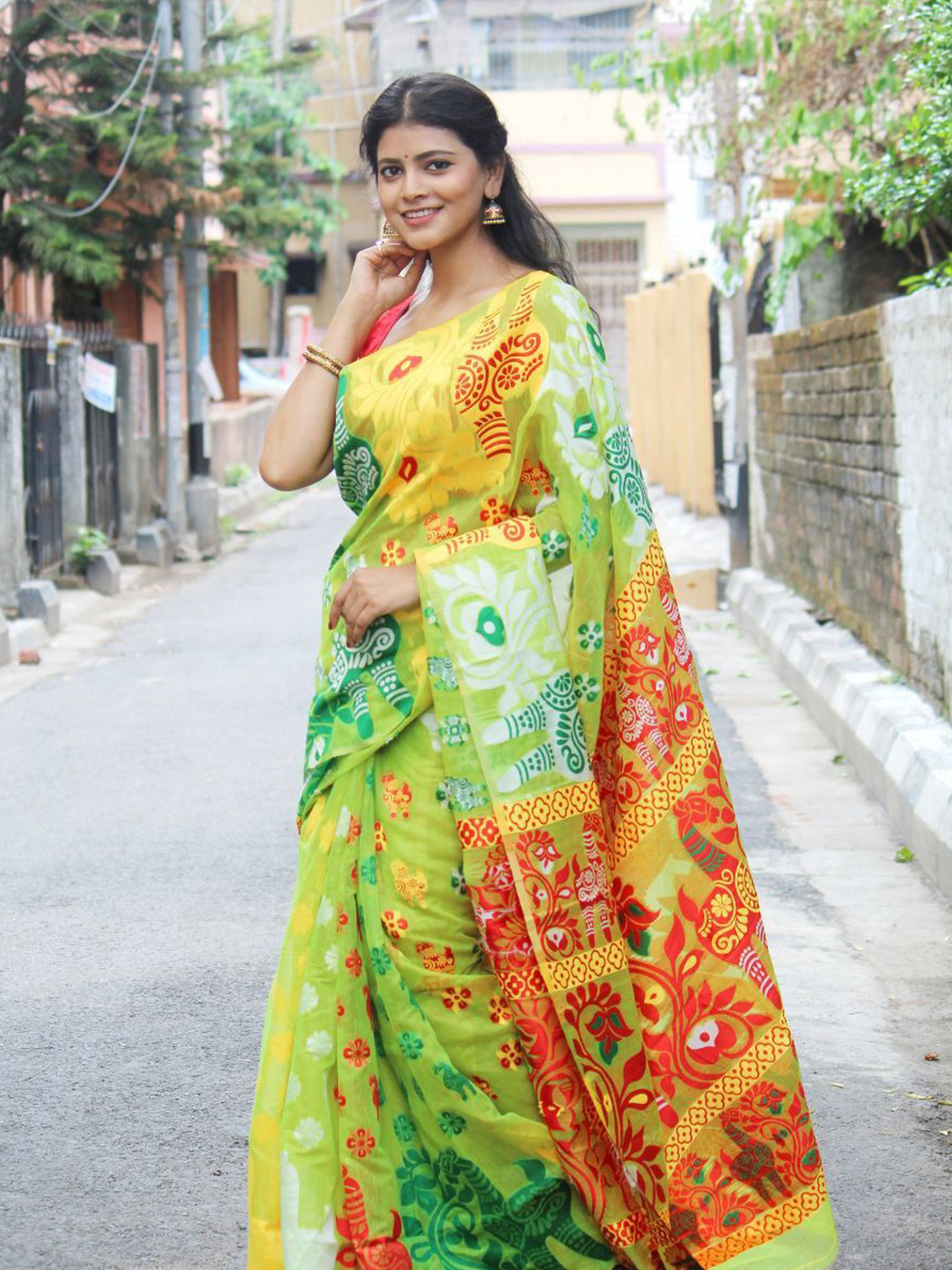 

Fashion Ritmo Floral Pure Silk Saree, Green
