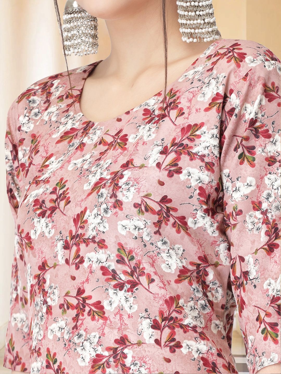 

7Threads Floral Printed Round Neck Straight Kurta With Trouser, Peach