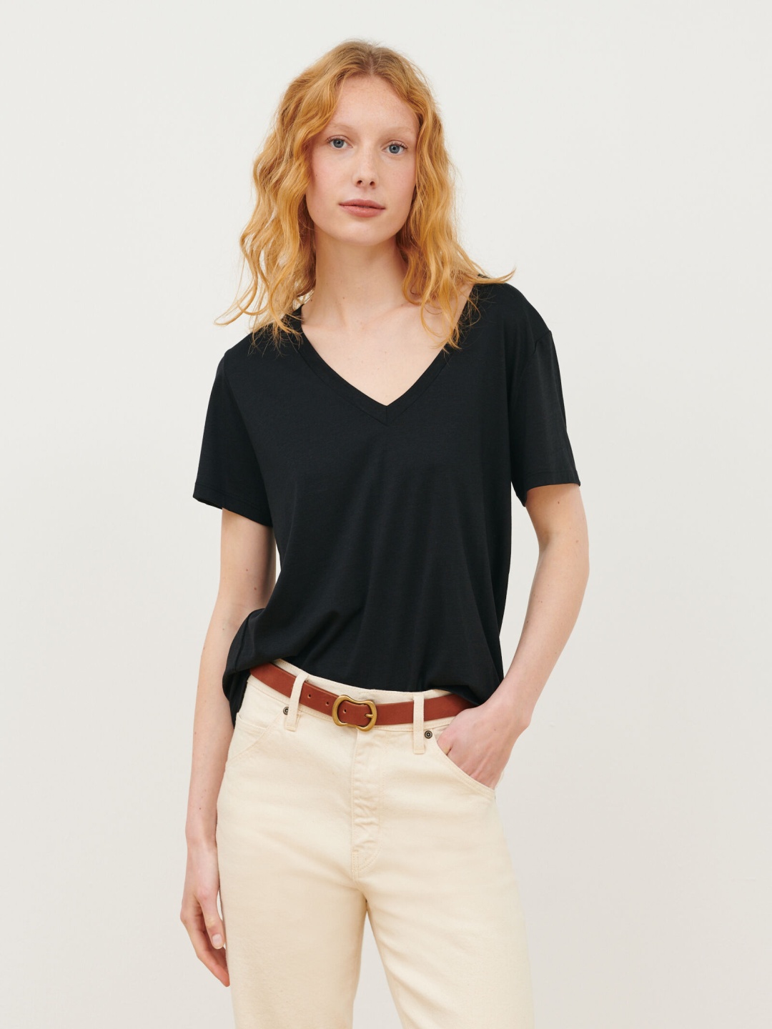 

COLOR CAPITAL Women 2 V-Neck Extended Sleeves Pockets T-shirt, Black