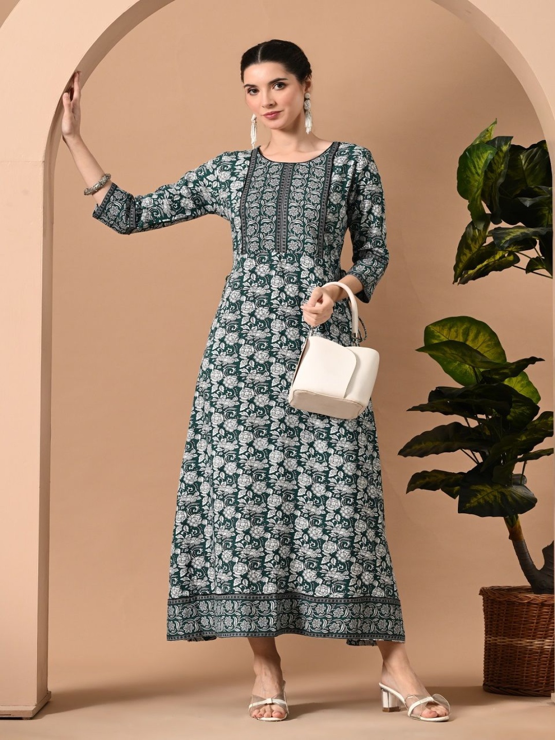 

METAFAB Floral Printed Round Neck A-Line Ethnic Dress, Green