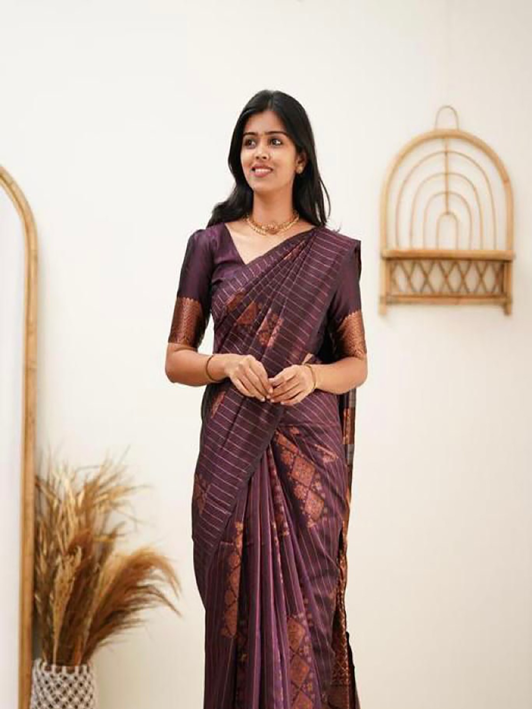

BerMondsey Ethnic Motifs Zari Silk Blend Banarasi Saree, Purple