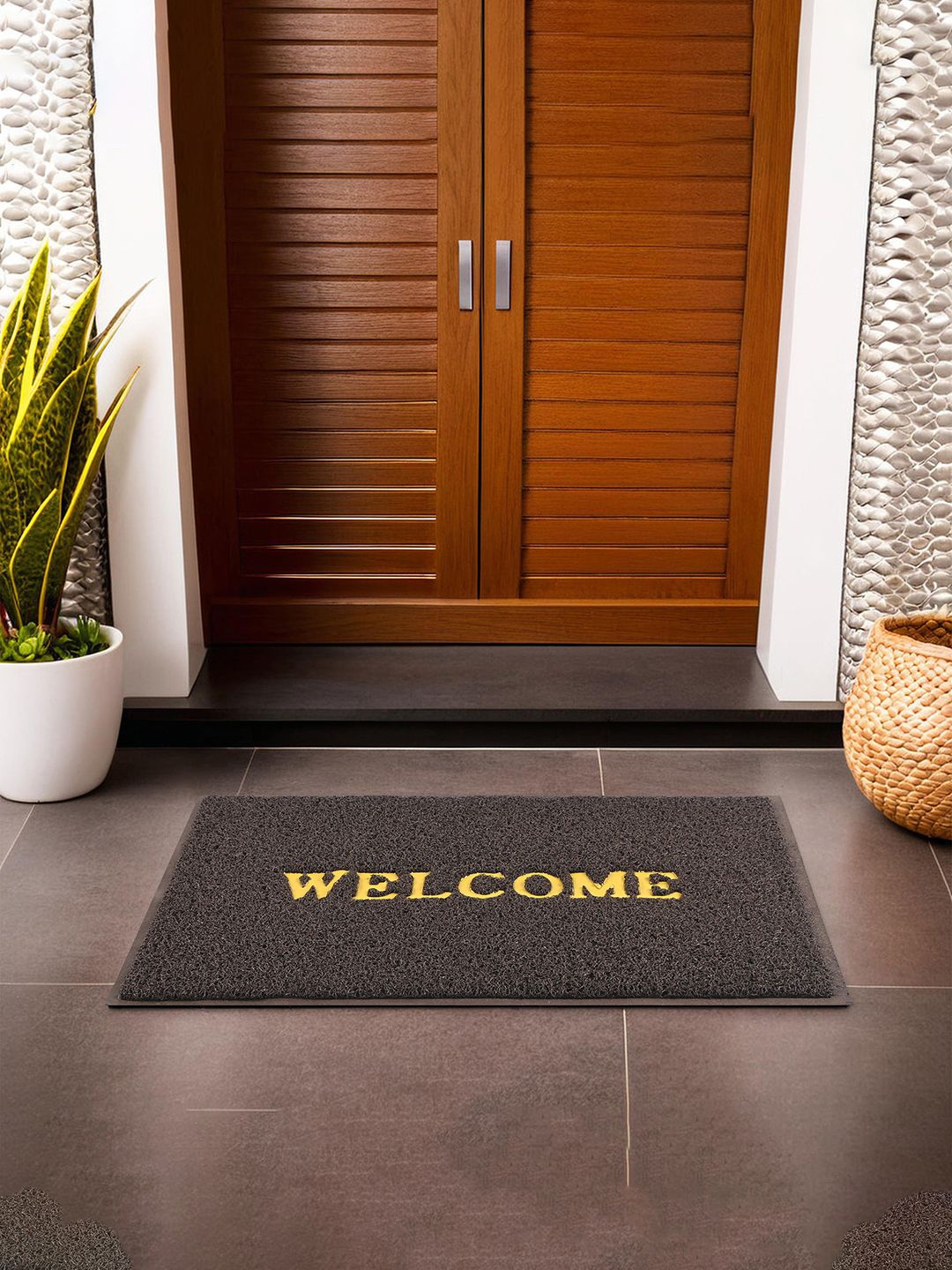 

Kuber Industries Brown & Yellow Applique Anti-Skid Rubber Doormat