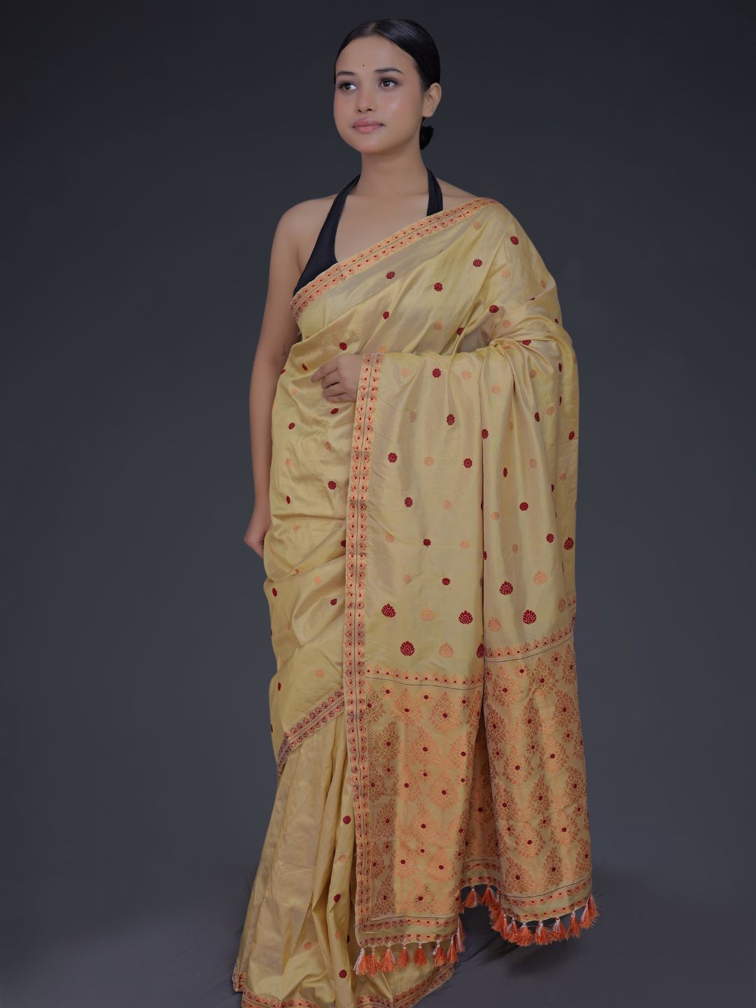 

Mayuri Silk Floral Zari Pure Silk Saree, Yellow
