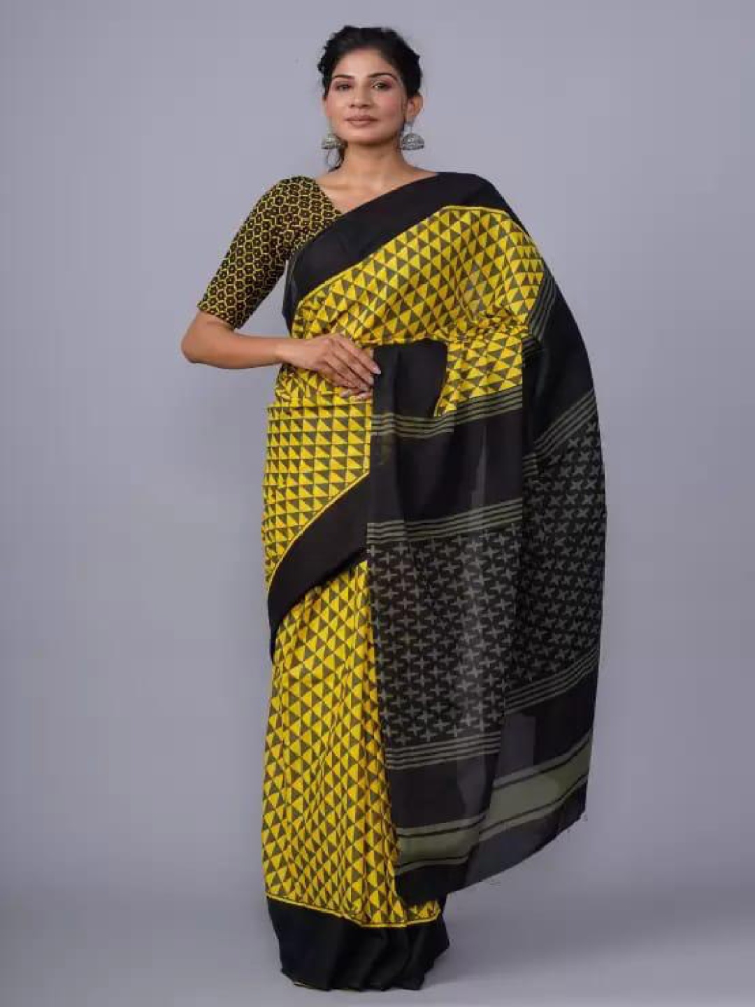 

TROPWEAR Linen Blend Handloom Block Print Saree, Yellow