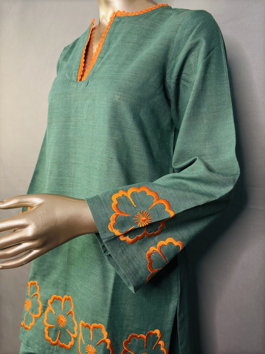 

Kihum Emboidered Thread Work V-Neck Straight Kurta With Palazzos, Green