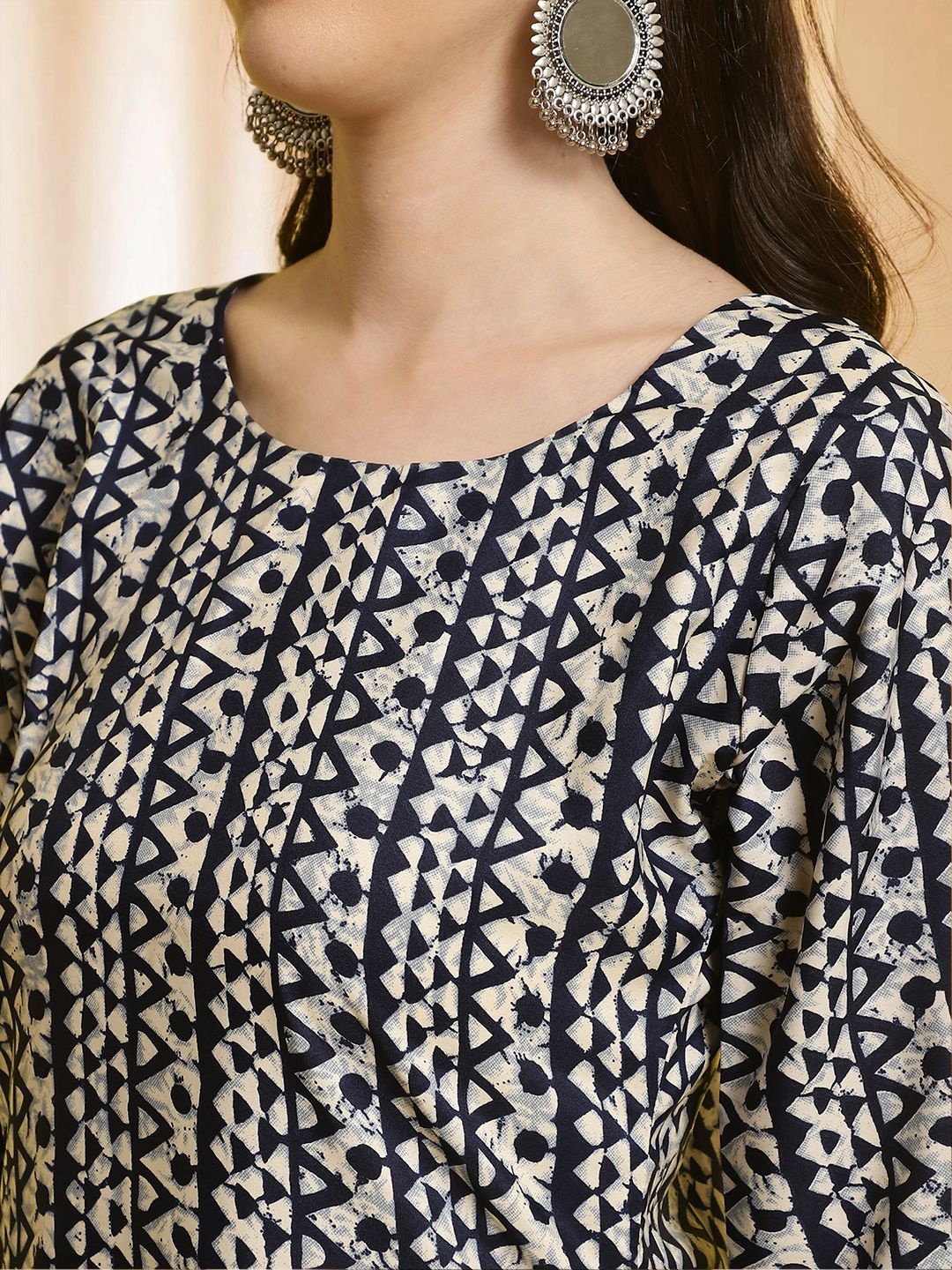 

7Threads Geometric Printed Round Neck Straight Kurta With Trouser, Black