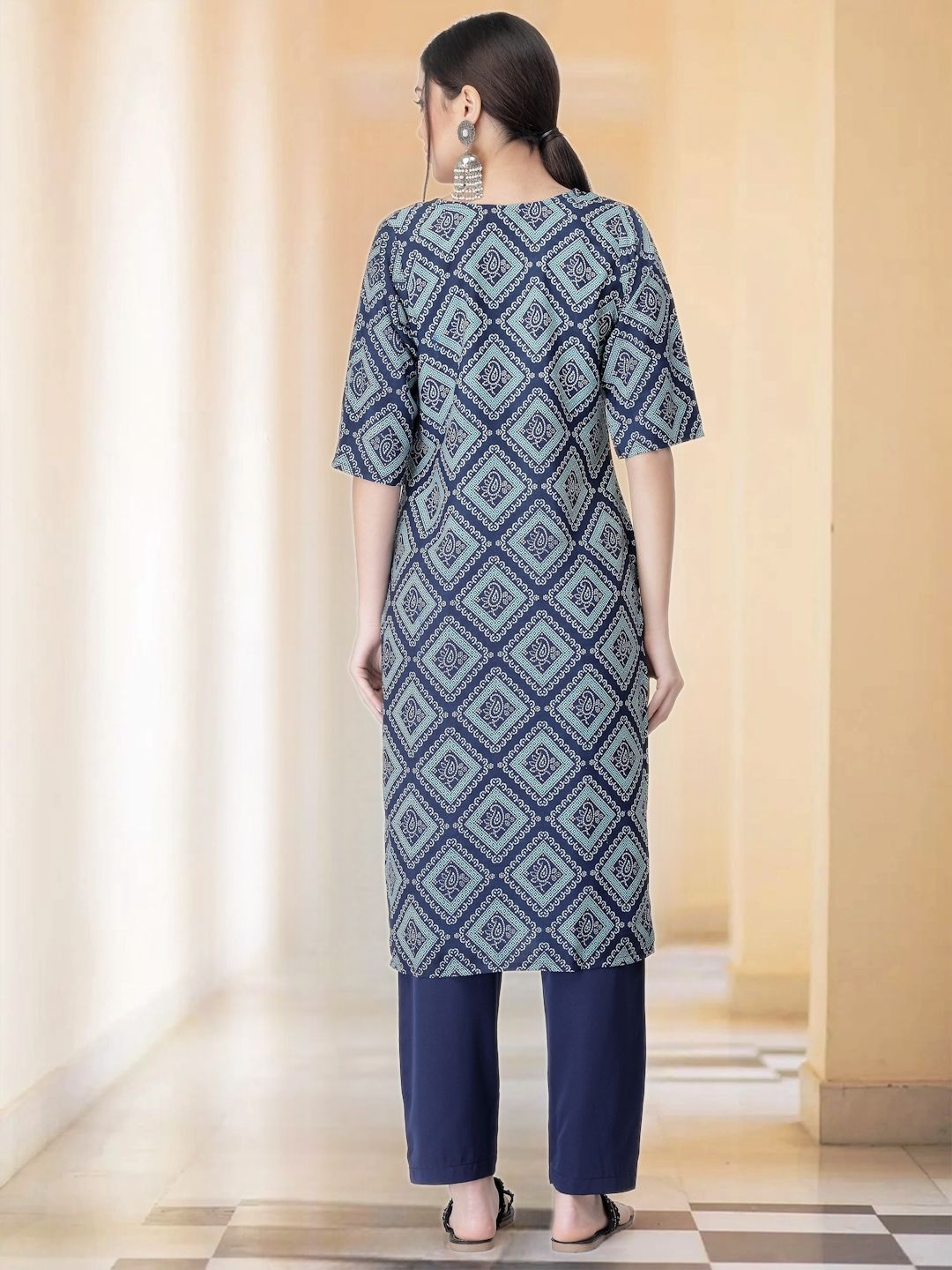 

7Threads Geometric Printed Round Neck Straight Kurta With Trouser, Navy blue