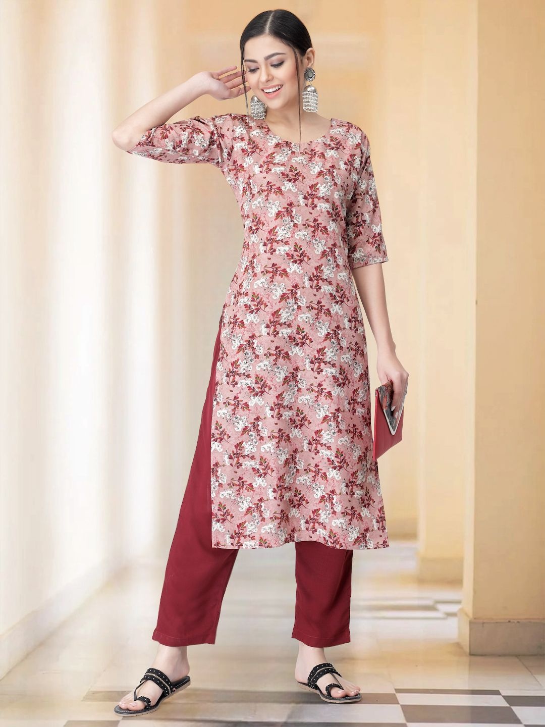 

7Threads Floral Printed Round Neck Straight Kurta with Trousers, Peach