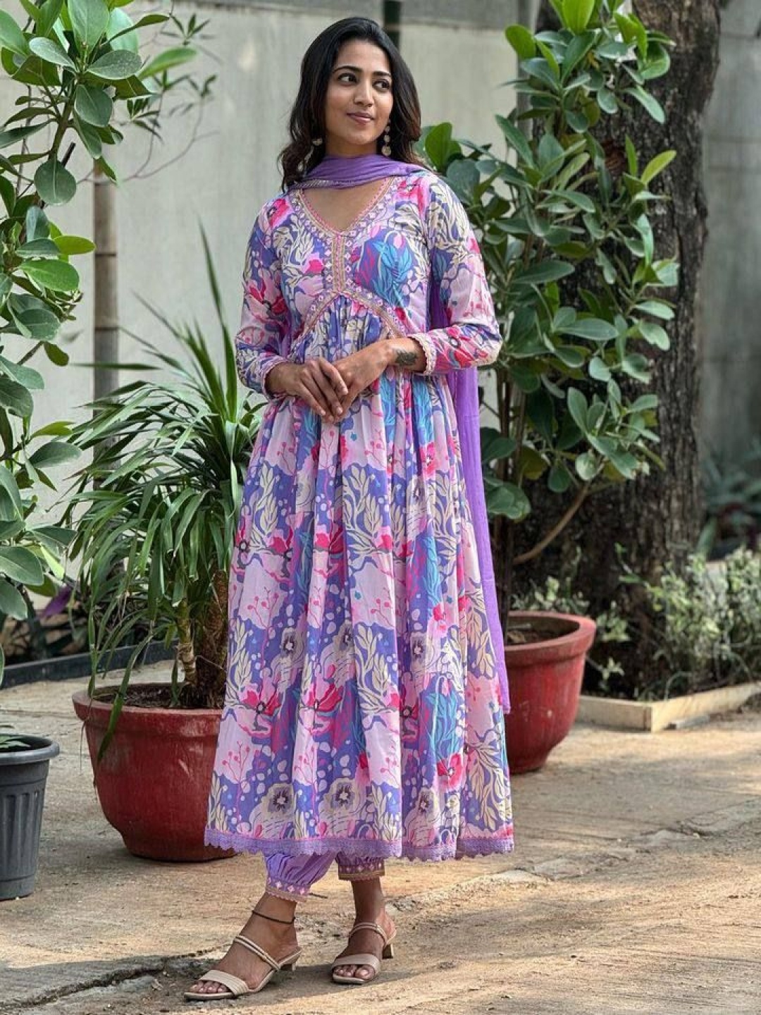 

Siya Fashion Women Floral Printed Regular Thread Work Kurta with Trousers & With Dupatta, Purple