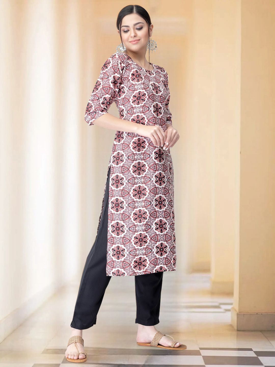 

7Threads Ethnic Motifs Printed Round Neck Straight Kurta With Trousers, Brown