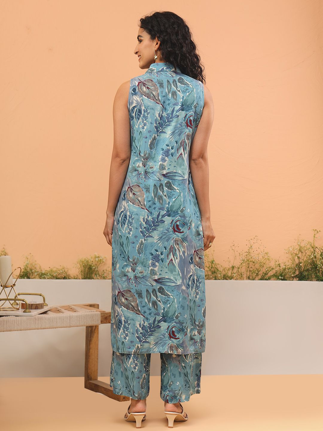 

ARAVALII Floral Printed Shirt Collar A-Line Kurta With Palazzos, Blue