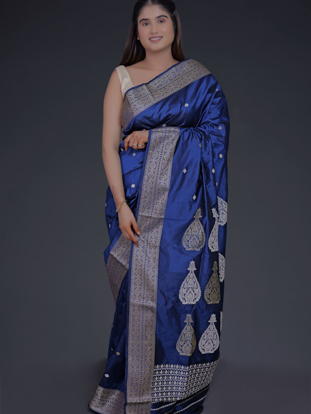 

Mayuri Silk Woven Design Pure Silk Saree, Blue