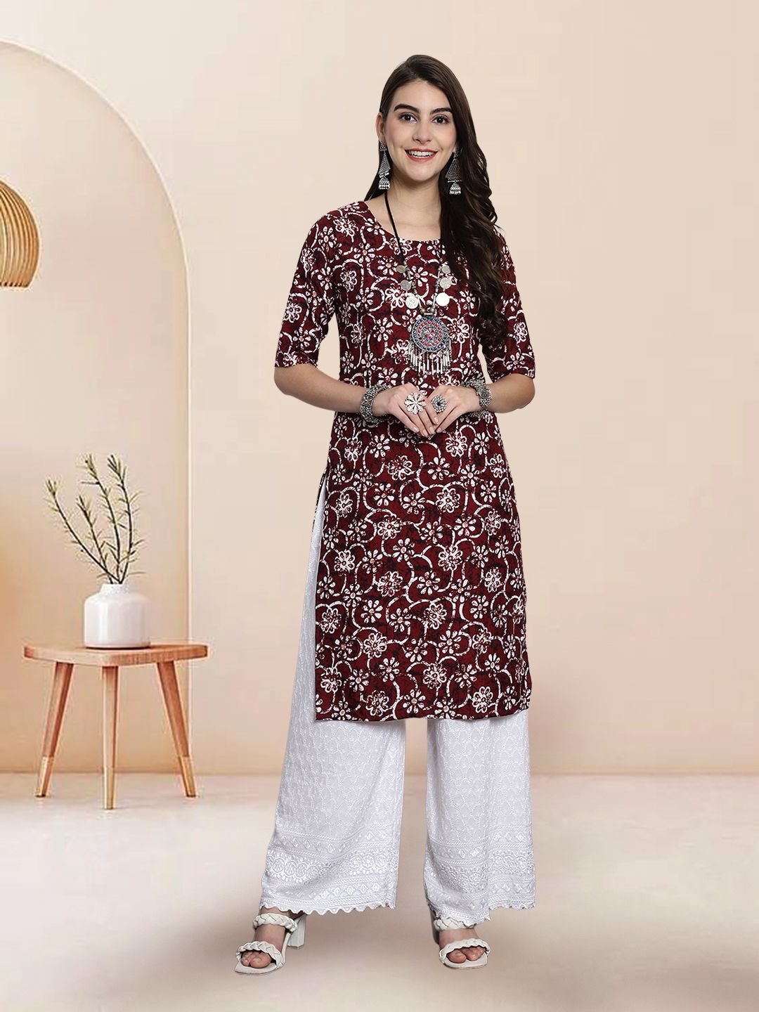 

7Threads Selection Of 2 Floral Printed Round Neck Straight Kurtas, Maroon