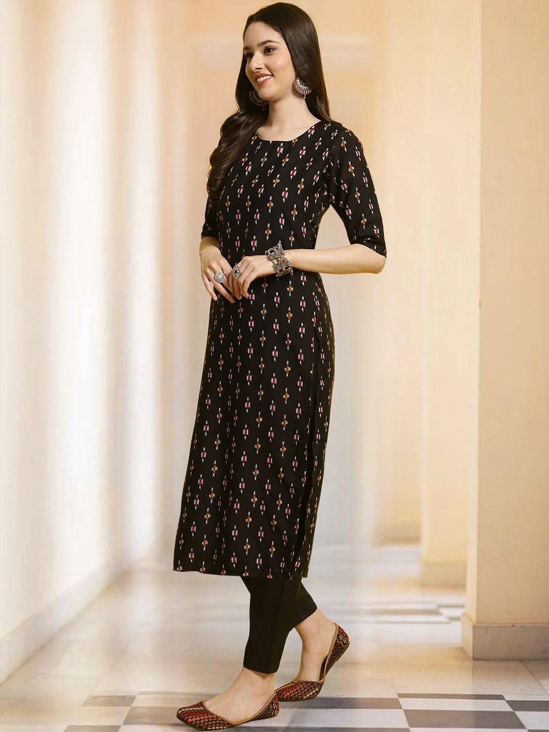 

7Threads Ethnic Motifs Printed Round Neck Straight Kurta With Trouser, Black