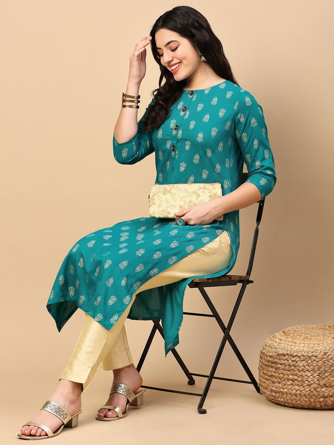 

SHOWOFF Floral Printed Round Neck Straight Kurtas, Teal