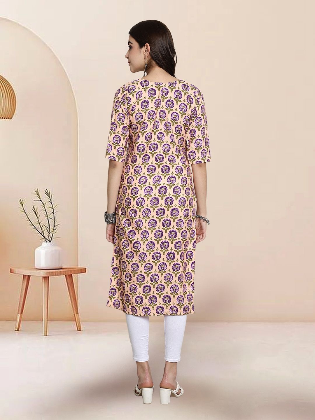 

7Threads Selection Of 2 Floral Printed Round Neck Straight Kurtas, Peach