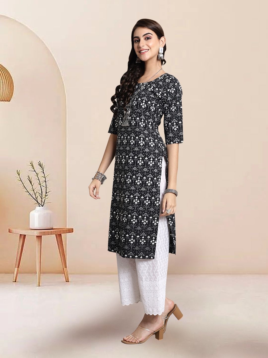 

7Threads Selection Of 2 Ethnic Motifs Printed Round Neck Straight Kurtas, Black