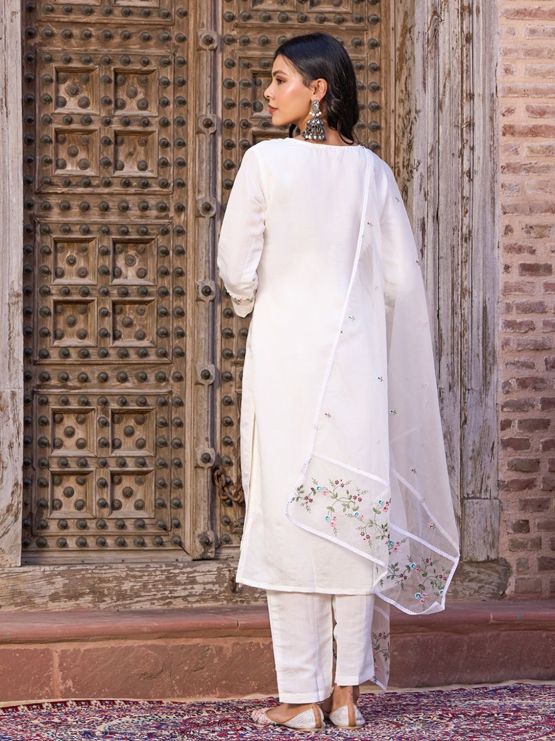 

Siya Fashion Yoke Design Thread Work Round Neck Straight Kurta With Trousers And Dupatta, White