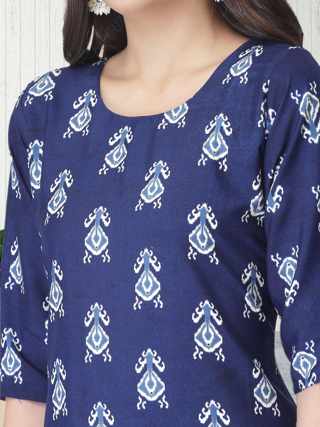

7Threads Ethnic Motifs Printed Round Neck Straight Kurta With Trouser, Blue